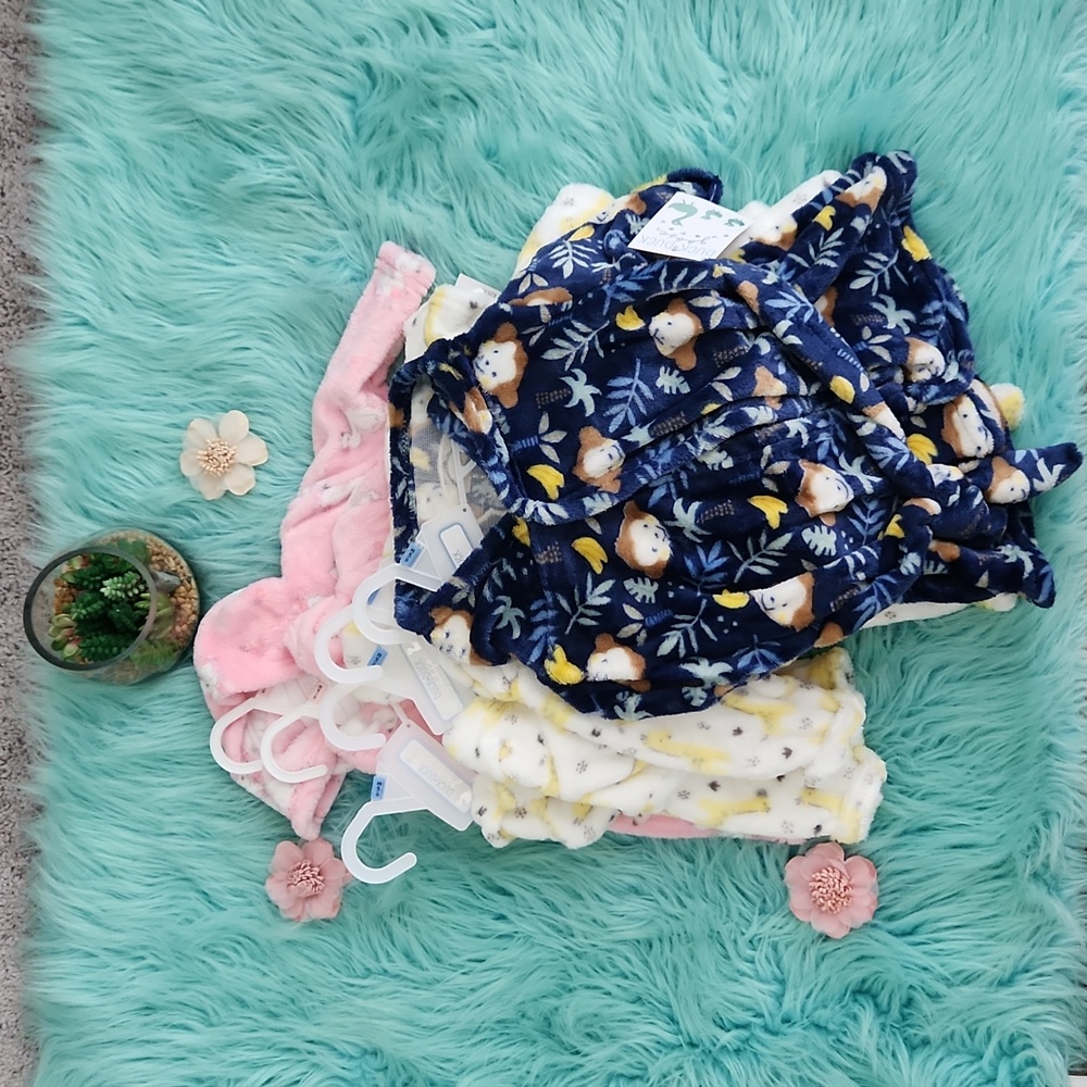 PLUSH 👶🏾 baby robes